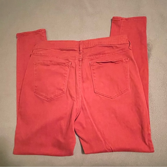 Old Navy Rockstar Mid-Rise Skinny Jeans. Rust, Size 12. - Picture 3 of 10